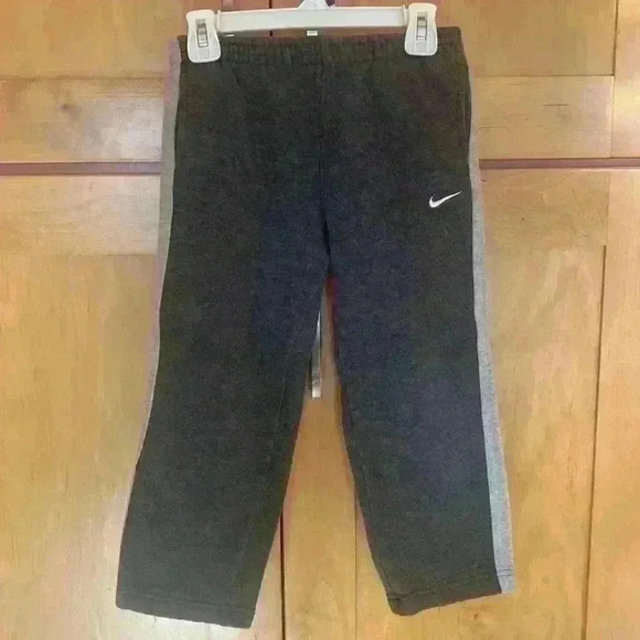 Nike Boy’s Sweatpants - Picture 1 of 8